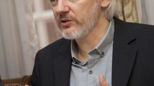 RUEDA_DE_PRENSA_CONJUNTA_ENTRE_CANCILLER_RICARDO_PATIÑO_Y_JULIAN_ASSANGE_-_14953880621