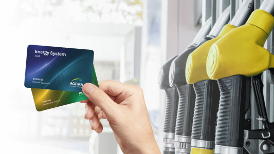 In questo articolo andiamo a approfondire il tema della carta carburante o buono benzina.  Premessa: il trucchetto del buono benzina...